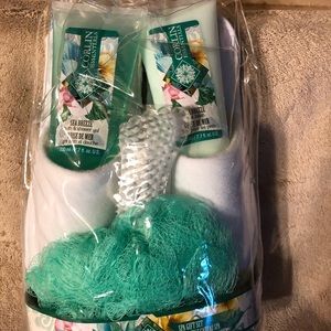 Pamper yourself with this foot massage set